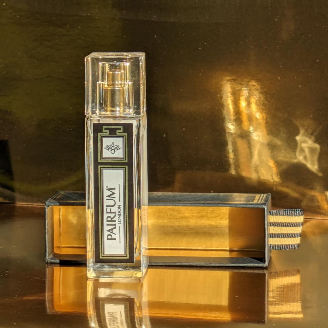 Pairfum Eau de Parfum Intense 30ml Travel Spray Pure Bottle Tray Side Gold 1 1